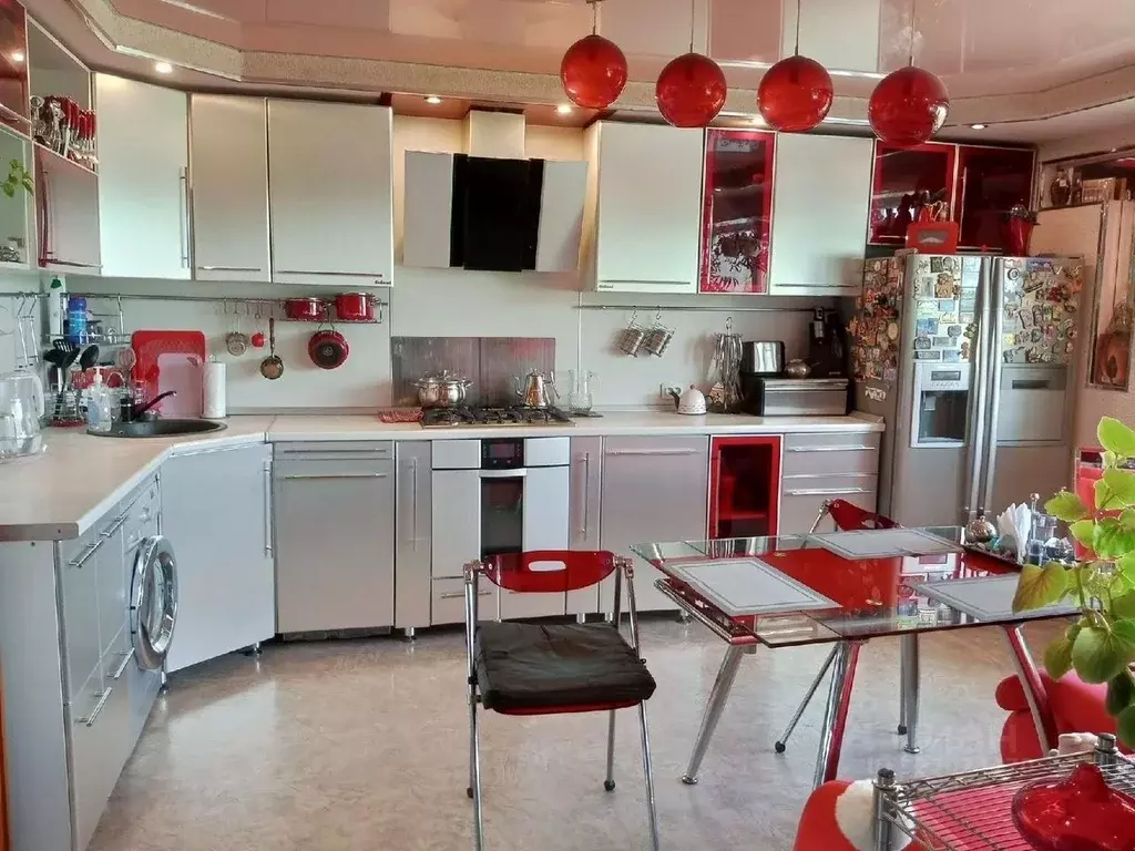 4-к кв. Ленинградская область, Тихвин 2-й мкр, 2 (88.0 м) - Фото 1