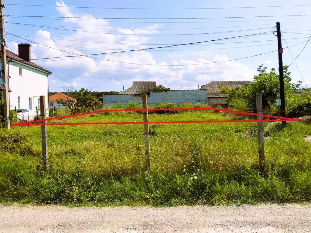 Участок в Крым, Белогорск ул. Умют (6.0 сот.) - Фото 1