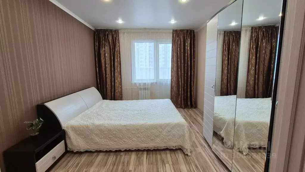 2-к кв. Оренбургская область, Оренбург ул. Фронтовиков, 8/2 (62.0 м) - Фото 1