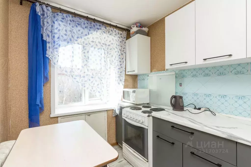 3-к кв. Тюменская область, Тюмень Садовая ул., 121а (59.5 м) - Фото 1