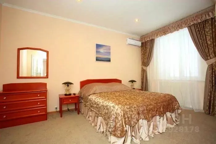 Комната Ямало-Ненецкий АО, Ноябрьск ул. Республики, 12А (58.0 м) - Фото 1