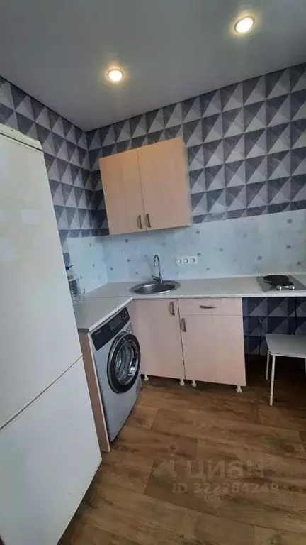 1-к кв. Курганская область, Курган Заозерный жилрайон, 4-й мкр, 7 ... - Фото 0
