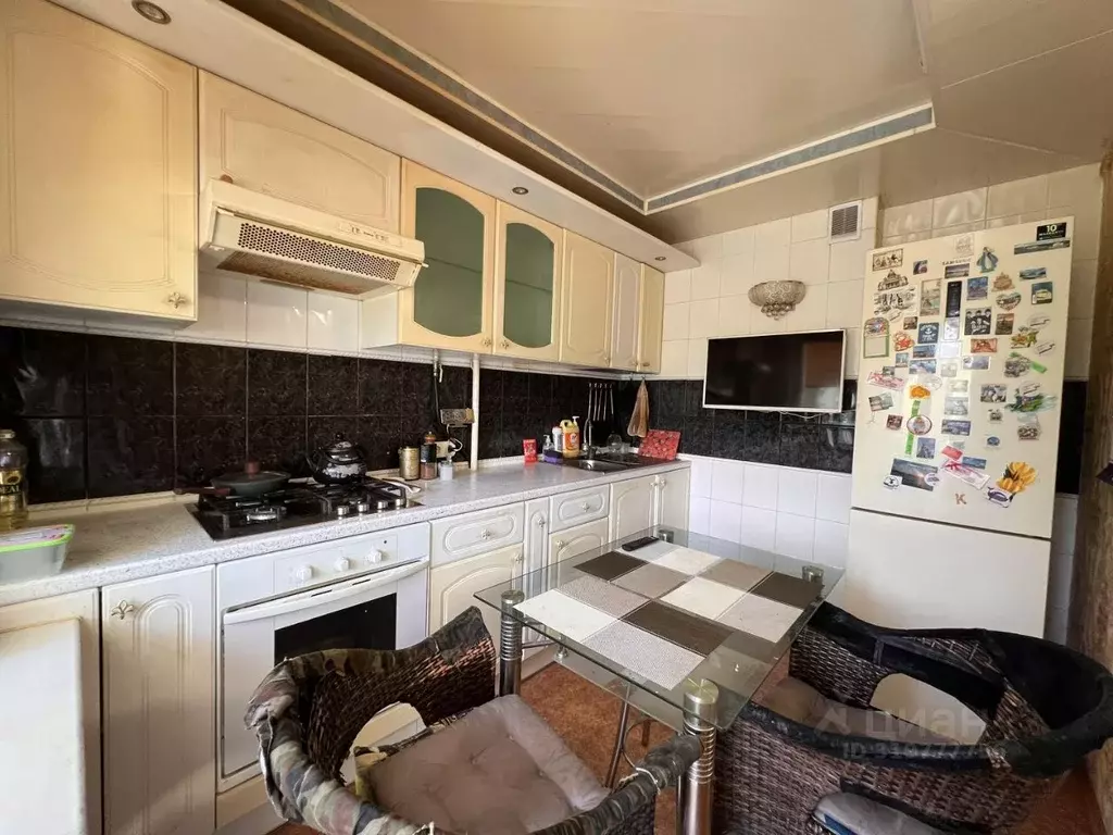 2-к кв. Севастополь просп. Генерала Острякова, 134 (60.0 м) - Фото 0