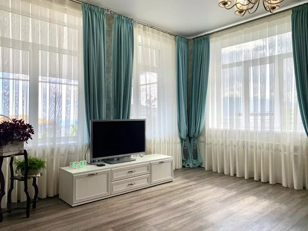 Дом в Крым, Алушта муниципальный округ, с. Лучистое ул. Ай-Серез, 16 ... - Фото 2