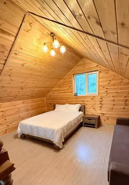 Дом в Карачаево-Черкесия, Зеленчукский район, с. Архыз ул. Банковская, ... - Фото 1