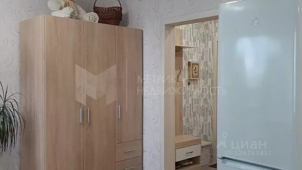 Студия Тюменская область, Тюмень ул. Беляева, 33к2 (27.2 м) - Фото 1