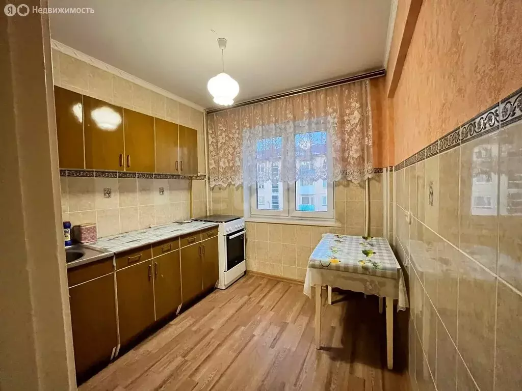 3-комнатная квартира: Омск, микрорайон Заозёрный, улица Глинки, 4Б ... - Фото 1