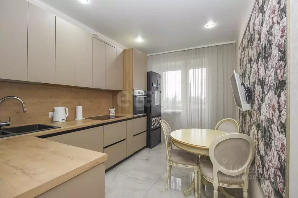 2-к кв. Омская область, Омск ул. Челюскинцев, 98А (56.0 м) - Фото 1