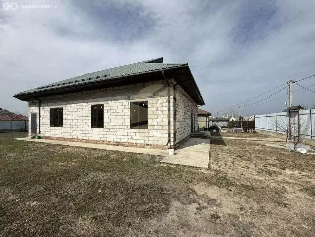 Дом в Старый Оскол, микрорайон Лесная Поляна (190 м) - Фото 1