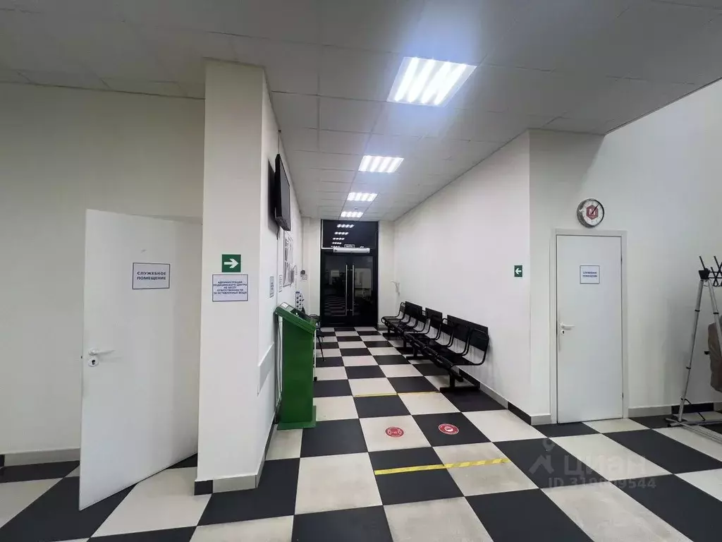 Торговая площадь в Санкт-Петербург Наличная ул., 28/16 (222 м) - Фото 1