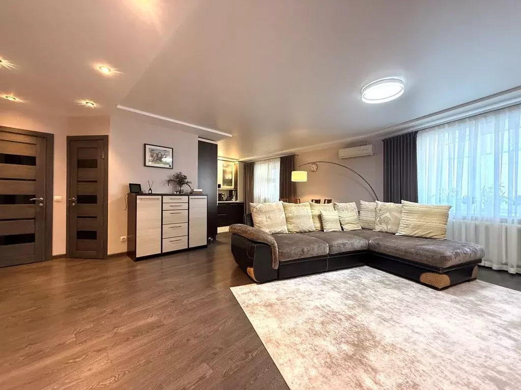 3-к кв. Новгородская область, Великий Новгород Большая Московская ул., ... - Фото 1