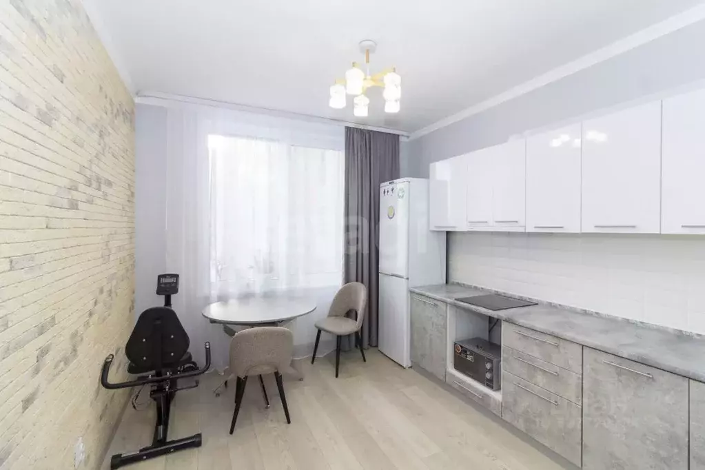 1-к кв. Тюменская область, Тюмень ул. Фармана Салманова, 14 (37.0 м) - Фото 2