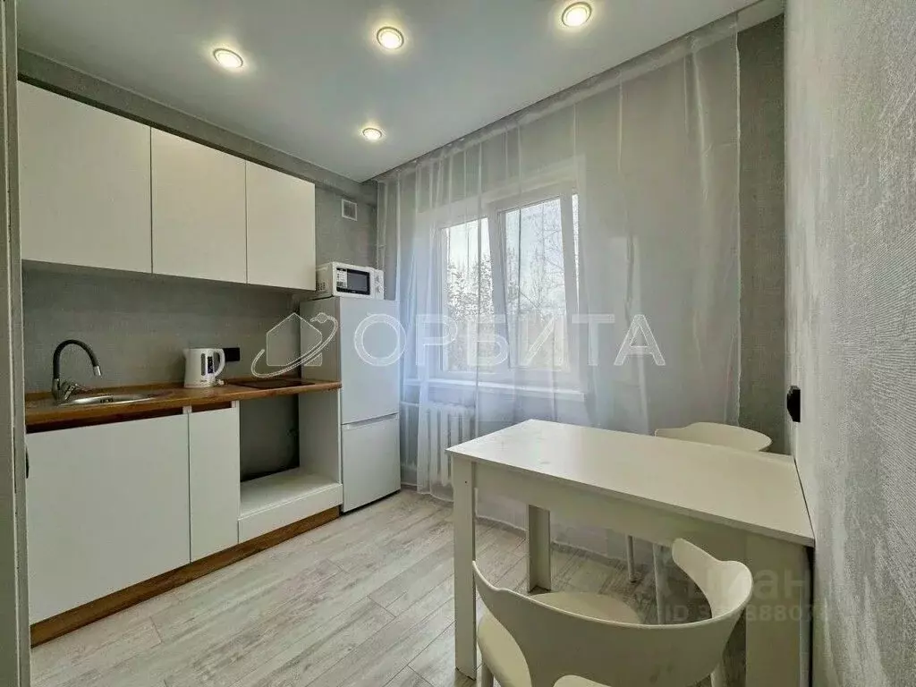 1-к кв. Тюменская область, Тюмень ул. 50 лет Октября, 66 (30.0 м) - Фото 1