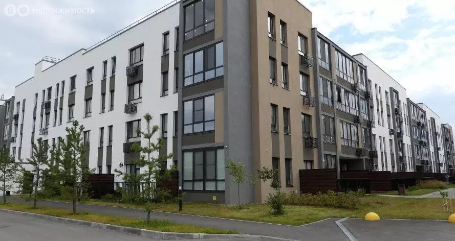 Квартира-студия: Тюмень, улица Сергея Свиридова, 7 (27 м) - Фото 1