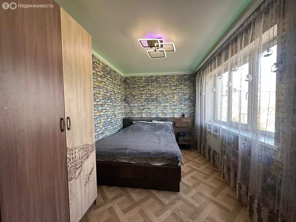 3-комнатная квартира: Октябрьское, улица Тяговая подстанция, 7 (90 м) - Фото 1