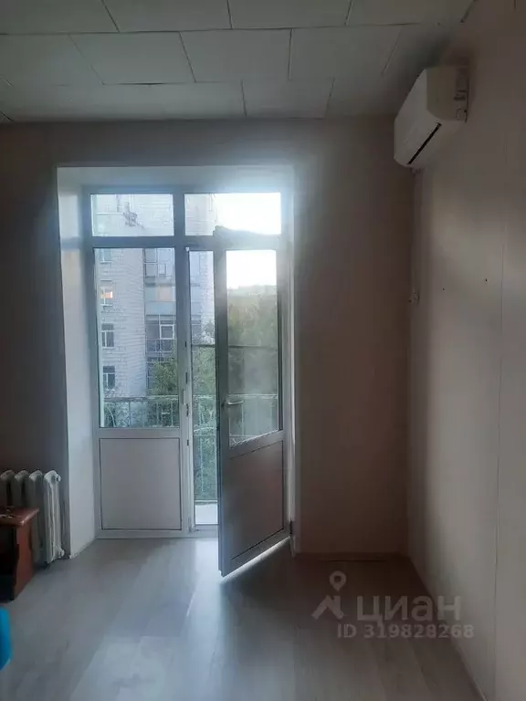 Комната Волгоградская область, Волгоград Советская ул., 28А (13.0 м) - Фото 1