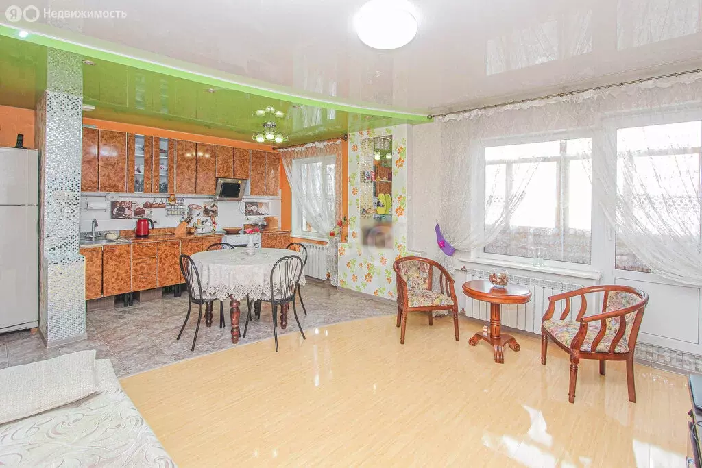 3-комнатная квартира: Улан-Удэ, улица Павлова, 80 (63.7 м) - Фото 1