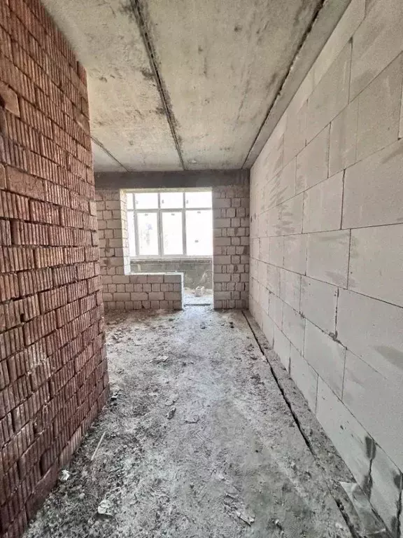2-к кв. Дагестан, Каспийск ул. Амет-хан Султана, 26А (77.2 м) - Фото 0