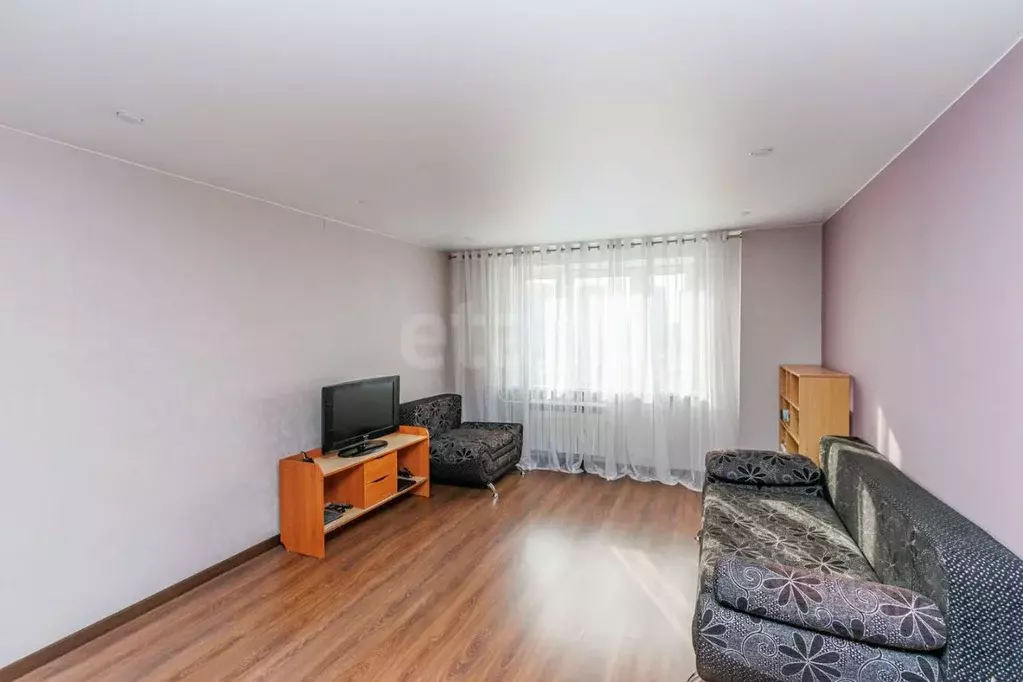 1-к кв. Тюменская область, Тюмень проезд Ямбургский, 3 (42.7 м) - Фото 0