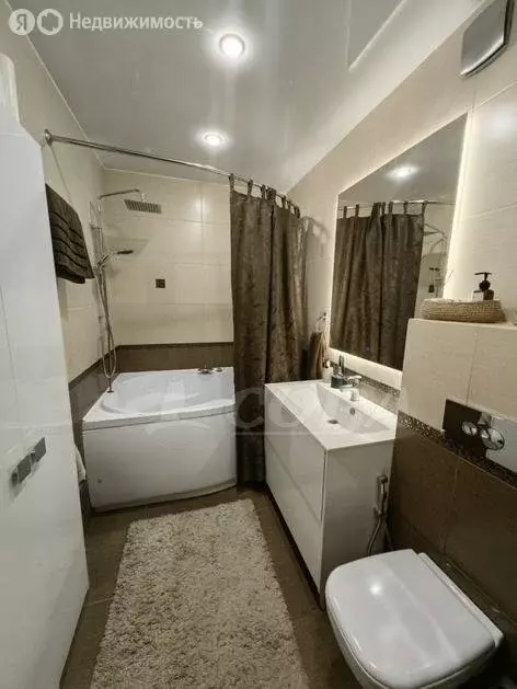 2-комнатная квартира: Тюмень, Харьковская улица, 64 (64 м) - Фото 1