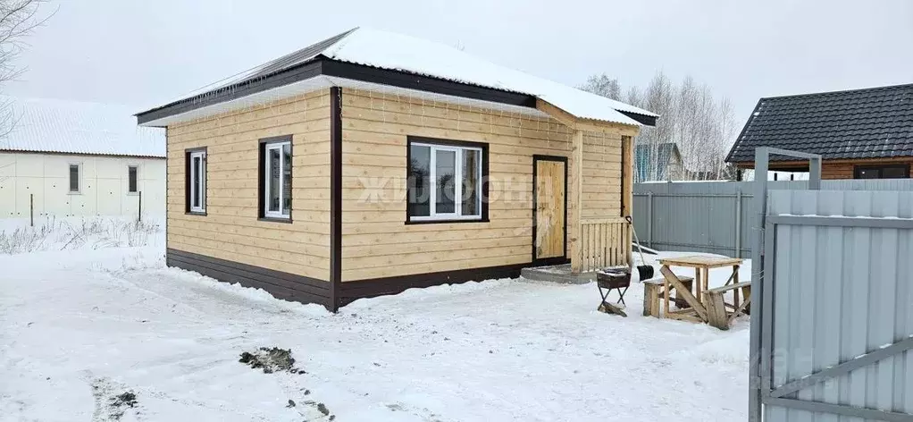 Дом в Новосибирская область, Новосибирский район, Толмачевский ... - Фото 0