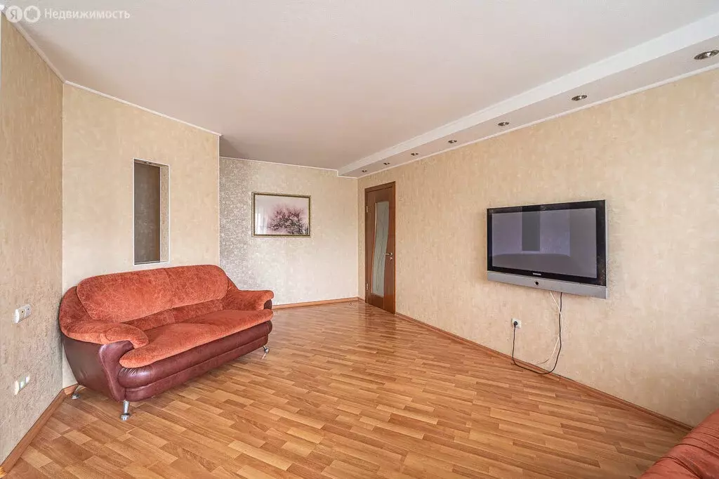4-комнатная квартира: Екатеринбург, улица Миномётчиков, 56 (76.1 м) - Фото 1