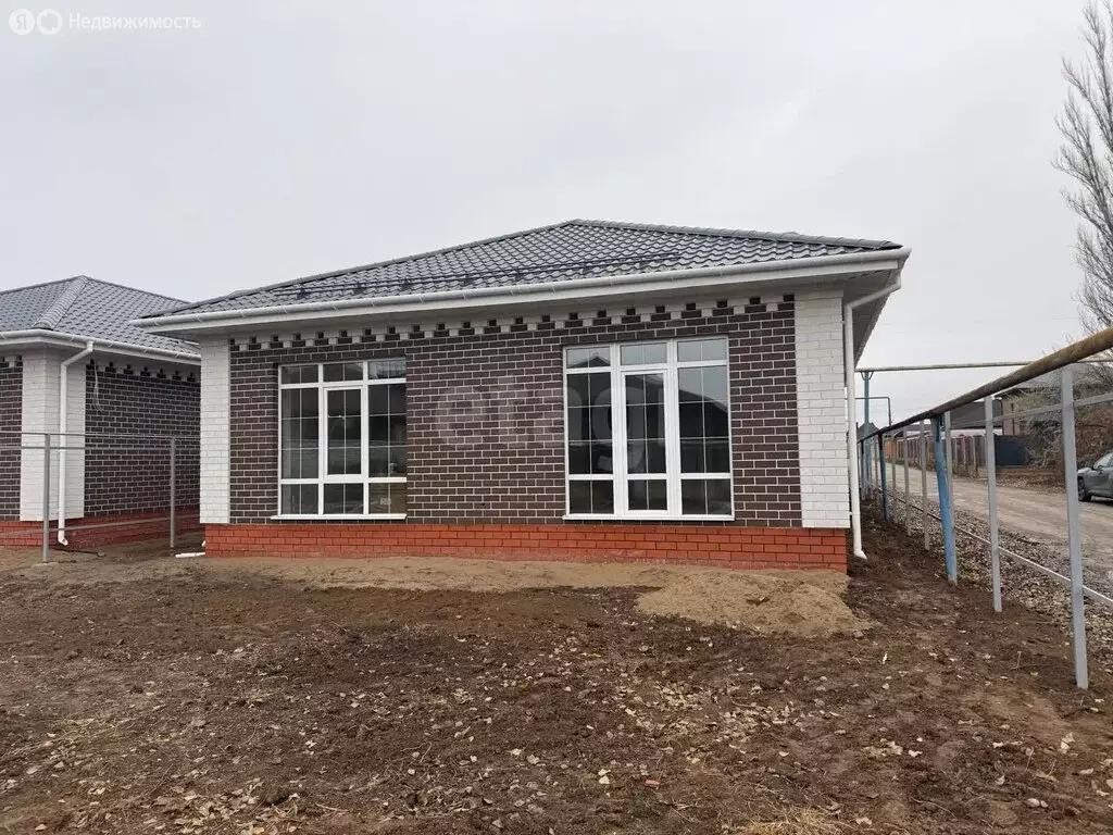 Дом в Энгельсский район, Красноярское муниципальное образование, село ... - Фото 1