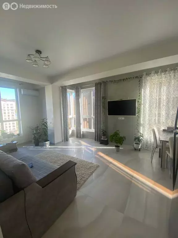 1-комнатная квартира: посёлок городского типа Дагомыс, улица Гайдара, ... - Фото 1