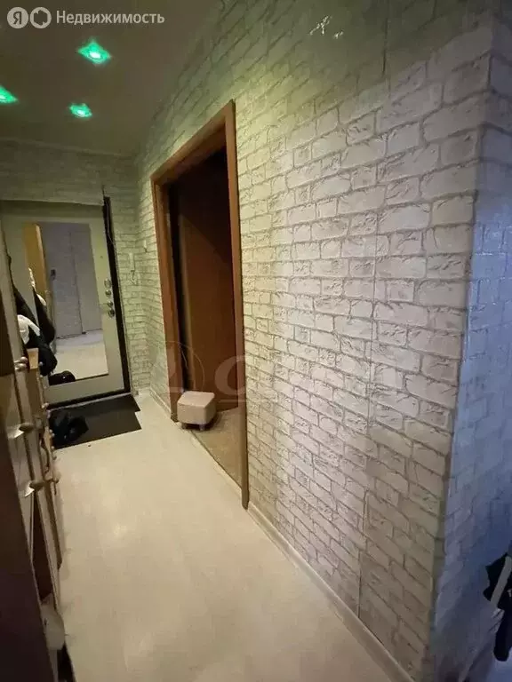 2-комнатная квартира: Тюмень, улица Клары Цеткин, 7 (48.5 м) - Фото 1