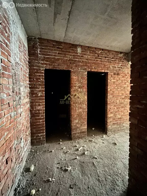 3-комнатная квартира: Владикавказ, улица Калинина, 62А (98 м) - Фото 1