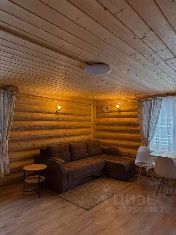 Дом в Ленинградская область, Лодейнопольский район, пос. Свирьстрой ... - Фото 1