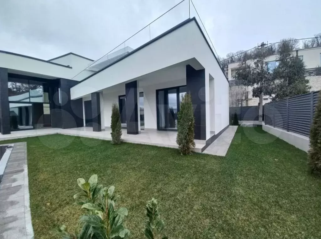 Дом 300 м на участке 6,5 сот. - Фото 1