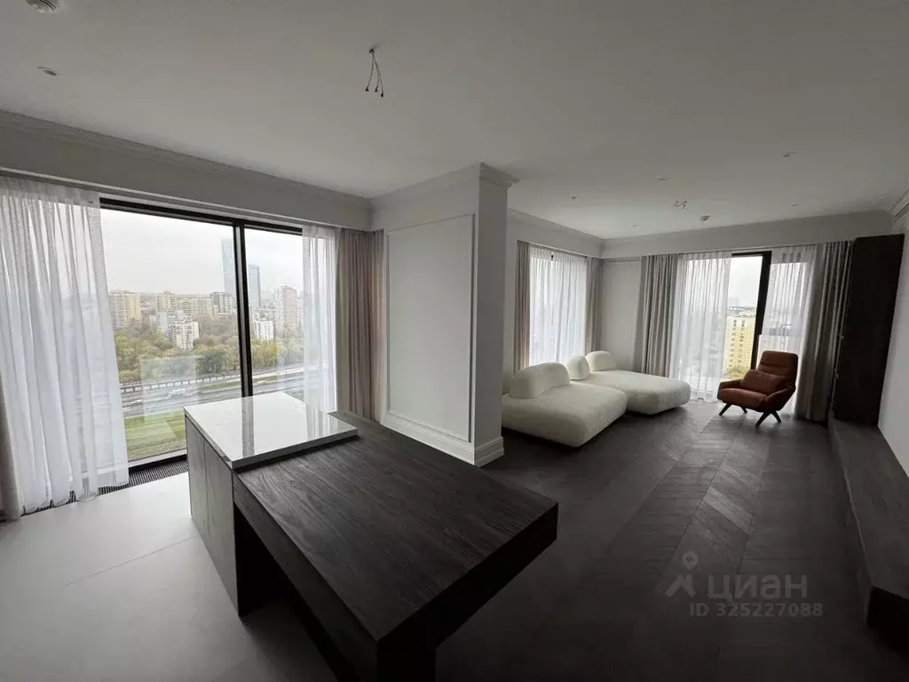 3-к кв. Москва Поклонная ул., 9 (102.6 м) - Фото 1