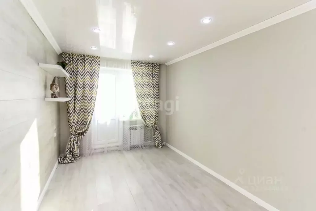 3-к кв. Тюменская область, Тюмень ул. Муравленко, 35 (68.5 м) - Фото 1