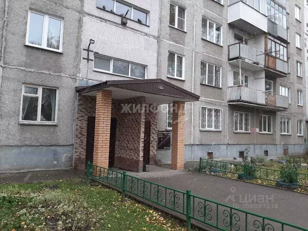 3-к кв. Новосибирская область, Новосибирск ул. Невельского, 61 (59.8 ... - Фото 1