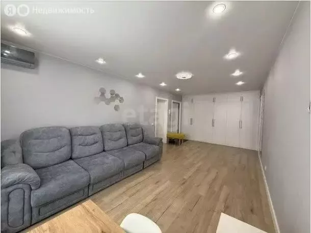 3-комнатная квартира: Тюмень, улица Александра Митинского, 3 (87 м) - Фото 2