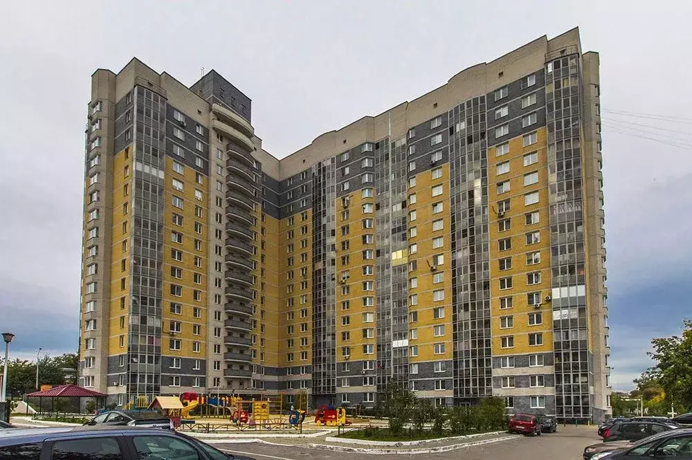 3-к кв. Свердловская область, Екатеринбург ул. Гастелло, 32А (100.0 м) - Фото 1