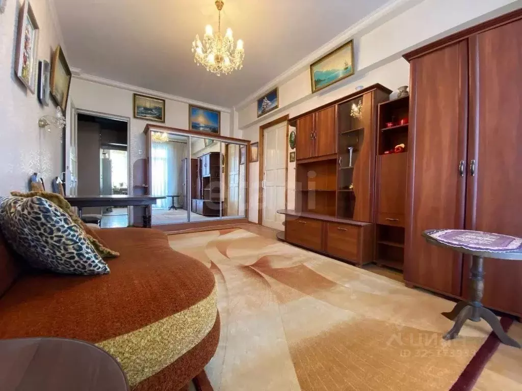 2-к кв. Севастополь ул. Суворова, 2/7 (54.5 м) - Фото 1