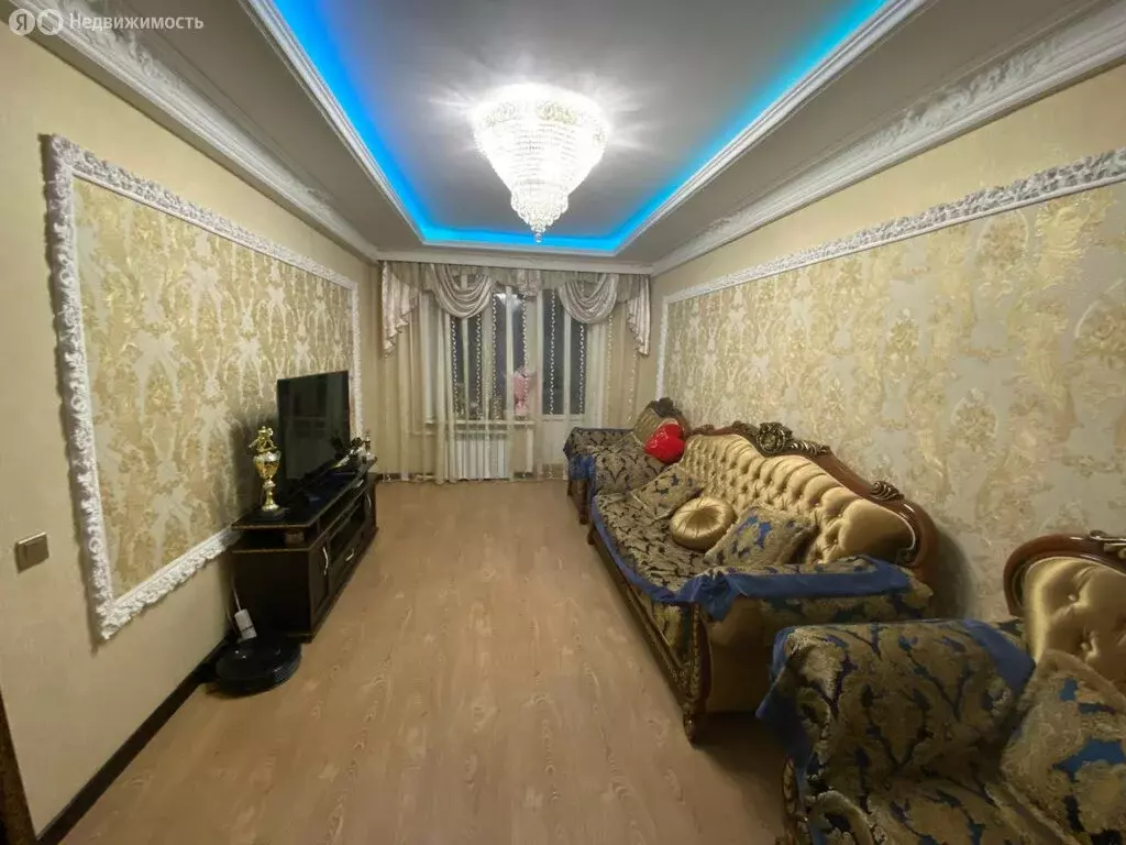 3-комнатная квартира: Махачкала, улица Мирзабекова, 169 (56 м) - Фото 1