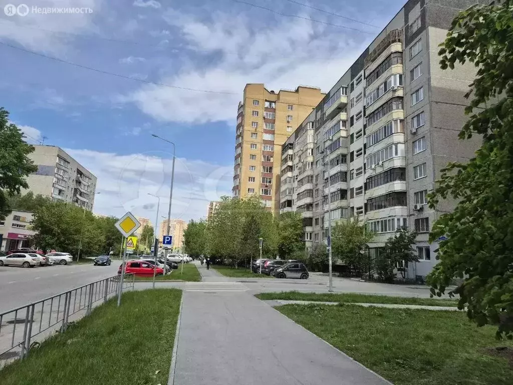4-комнатная квартира: Тюмень, 6-й микрорайон, проезд 9 Мая, 7 (114 м) - Фото 0