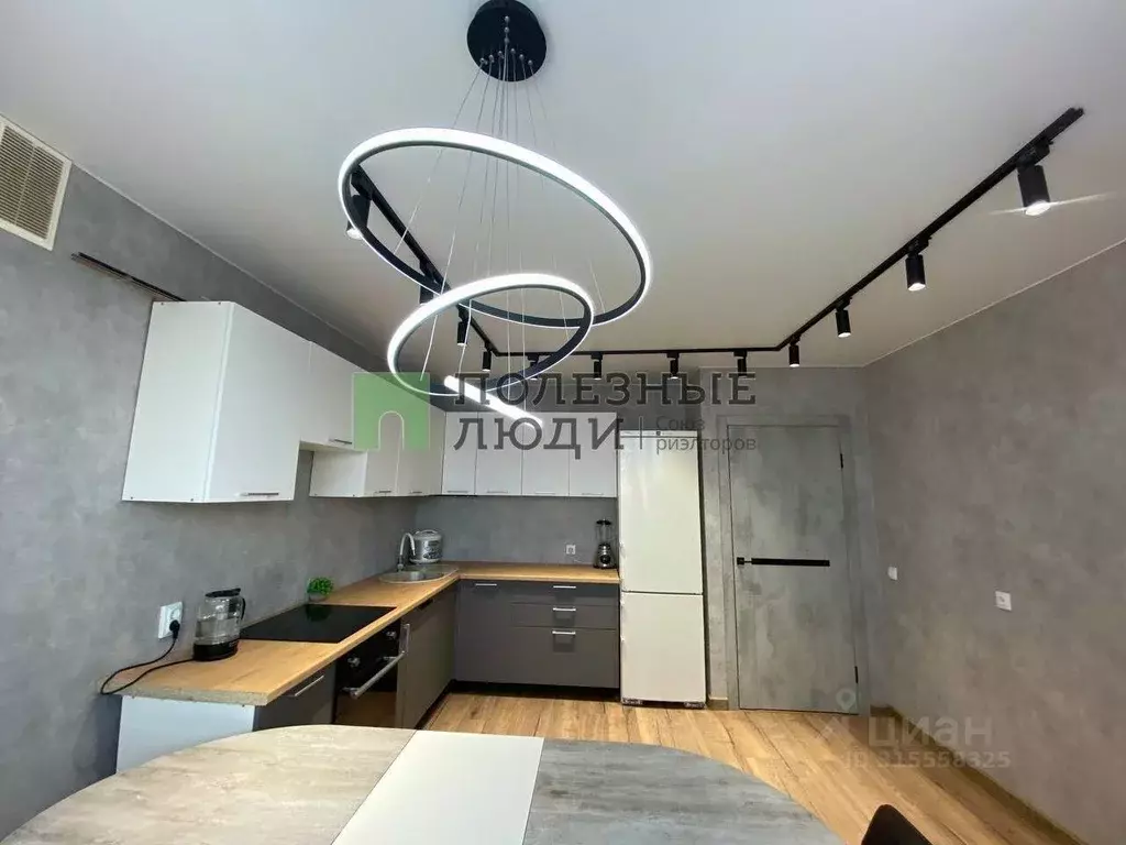 3-к кв. Башкортостан, Уфа ул. Воинов-Интернационалистов, 3 (55.0 м) - Фото 1