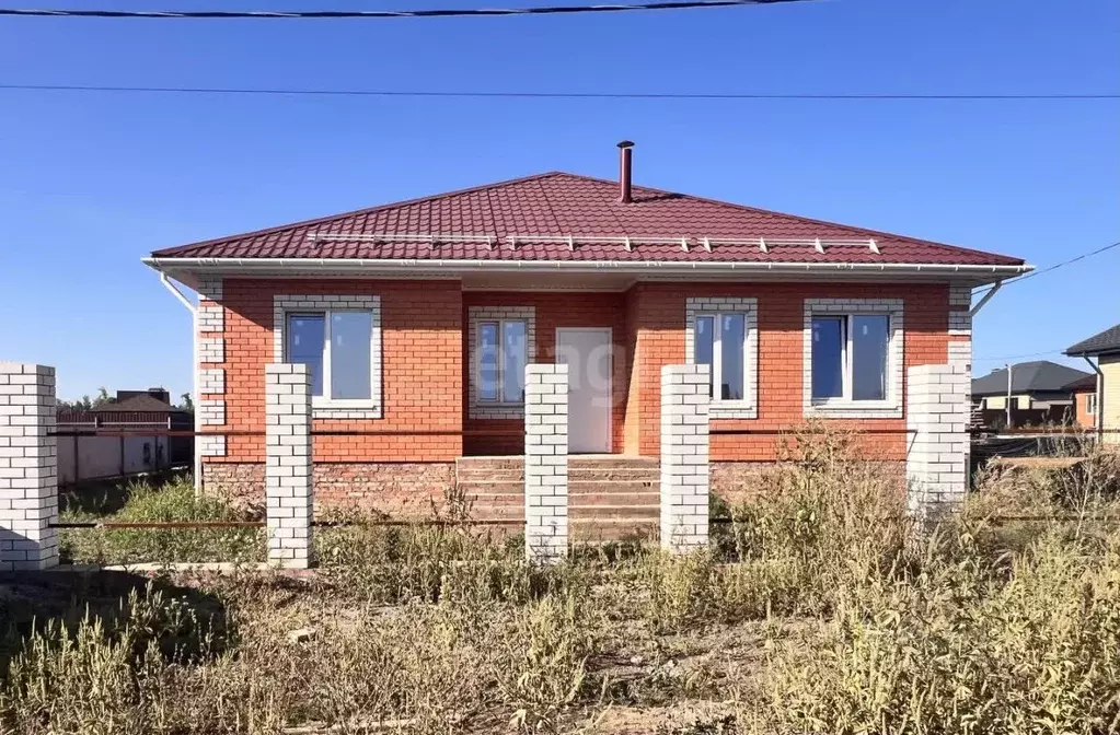 Дом в Саратовская область, Энгельсский район, Красноярское ... - Фото 0