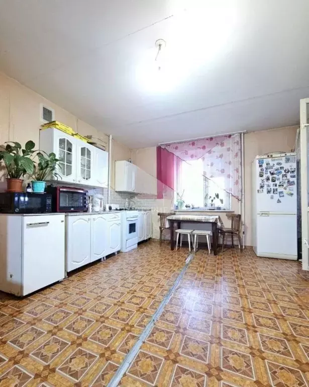 2-к кв. Саратовская область, Саратов ул. Имени С.Ф. Тархова, 27Б (71.7 ... - Фото 0