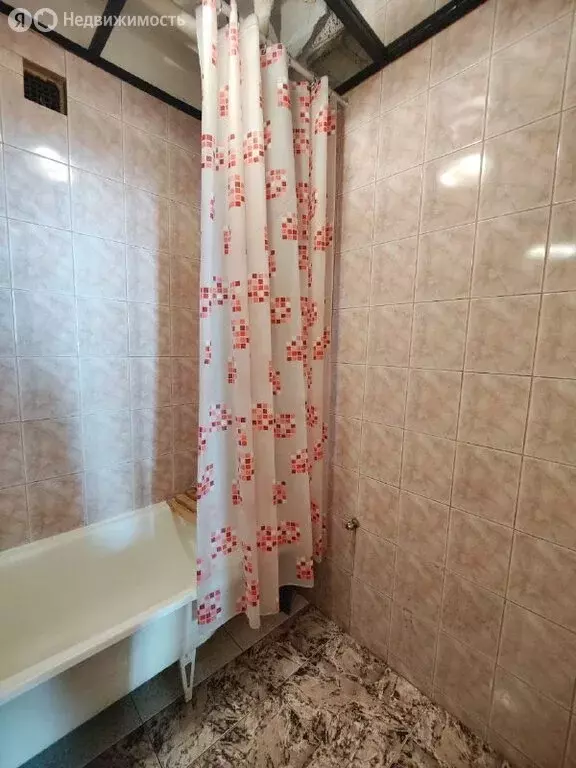 2-комнатная квартира: Мурманск, улица Володарского, 1 (57.8 м) - Фото 0