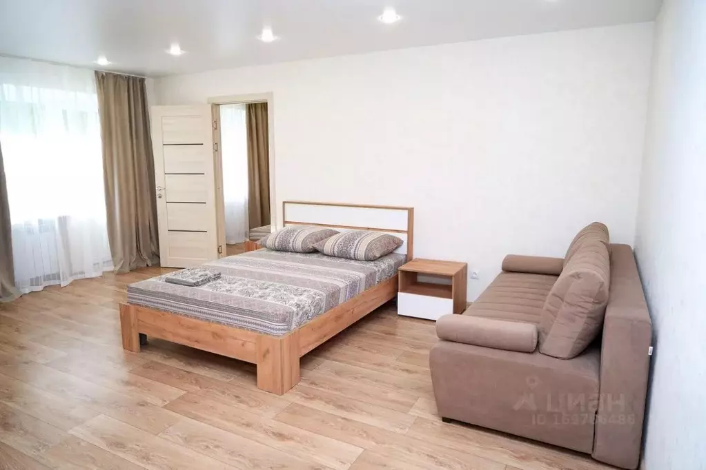 2-к кв. Омская область, Омск просп. Мира, 8 (46.0 м) - Фото 1