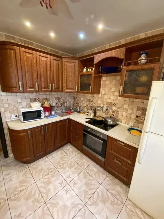 3-к кв. Красноярский край, Красноярск ул. Кутузова, 87а (65.0 м) - Фото 0