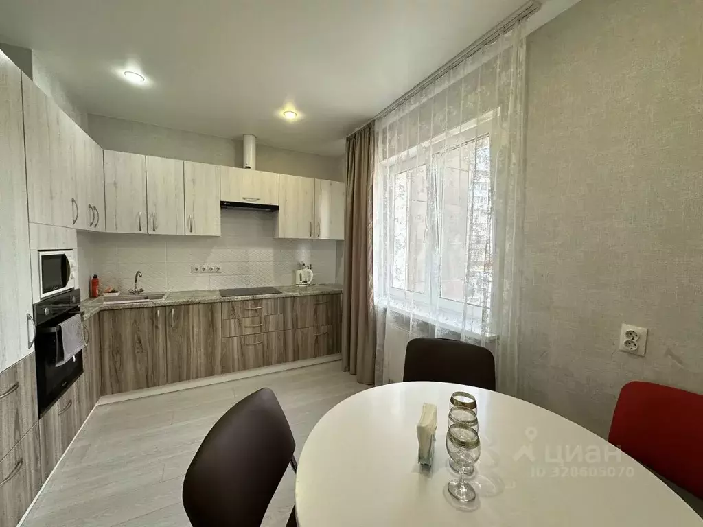 2-к кв. Башкортостан, Уфа ул. Орджоникидзе, 19/2 (60.0 м) - Фото 1