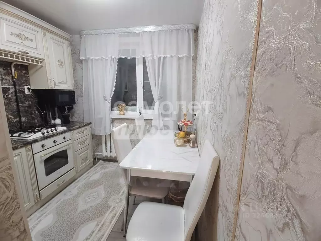 3-к кв. Свердловская область, Первоуральск ул. Гагарина, 16 (56.0 м) - Фото 2