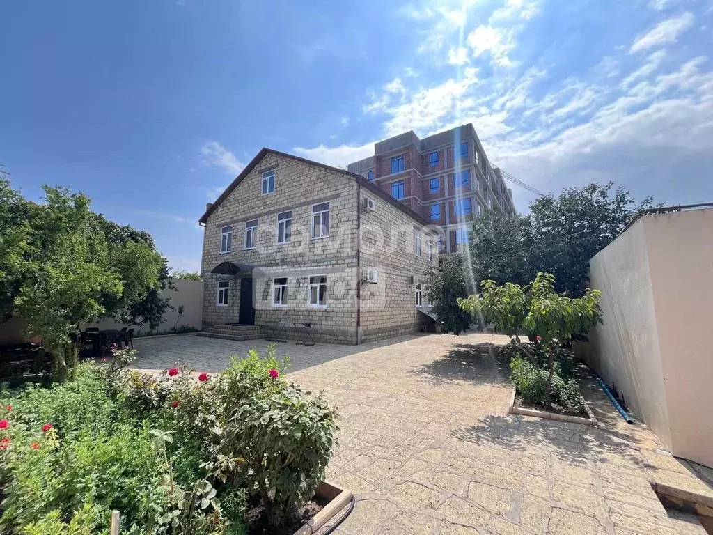 Дом в Дагестан, Дербент ул. Имени Надыра Эмиргамзаева, 42В (240 м) - Фото 1