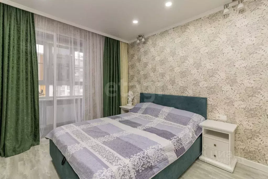 2-к кв. Тюменская область, Тюмень ул. Василия Подшибякина, 12 (62.2 м) - Фото 1